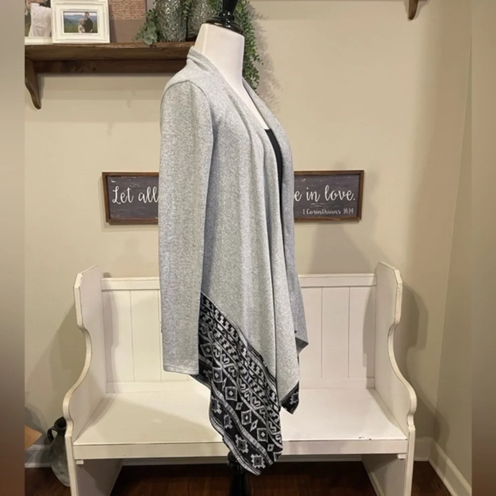 Charlotte Russe Gray/Black Open‎ Front Cardigan Women's Small